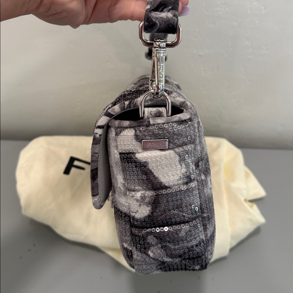 🦄 RARE Fendi Marble custom sequin Baguette Shoulder Bag - Picture 5 of 9